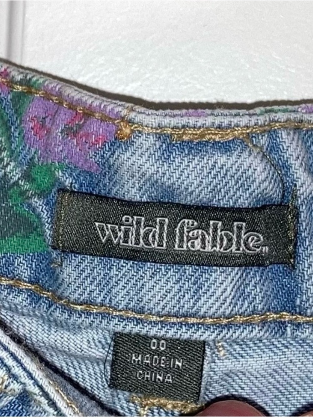 Wild Fable Women's High-Rise Cutoff Denim Shorts Light Blue Floral 
Size 00 new - Picture 2 of 5